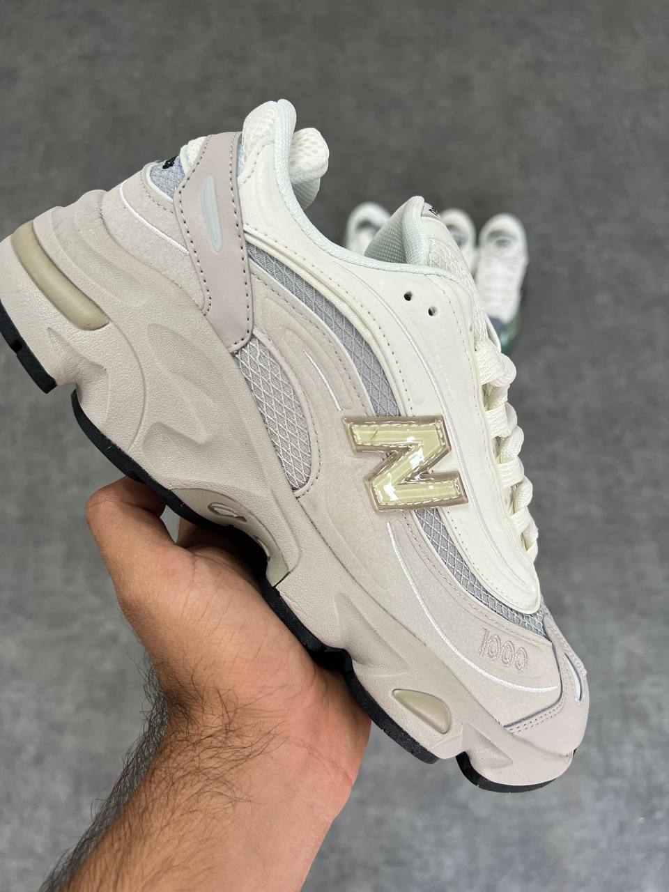 New Balance 1000 Marron & Blanc