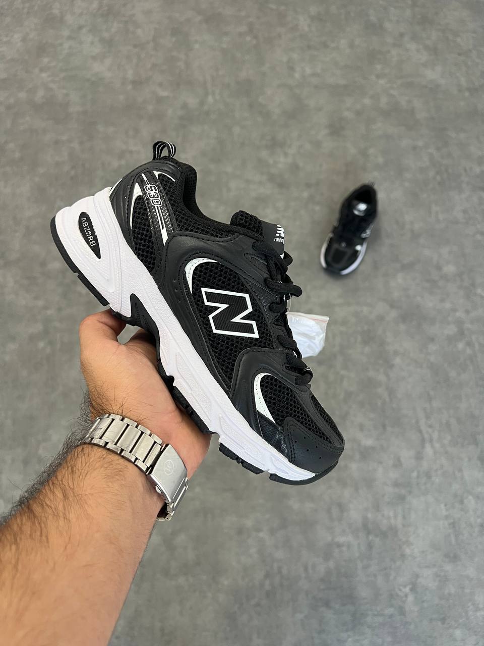 New Balance 530 Black & white